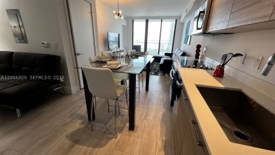Aluguel de apartamento no Hyde Midtown 1706A