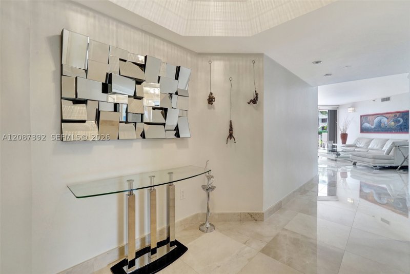 Condo for sale at 4000 Williams Island 402