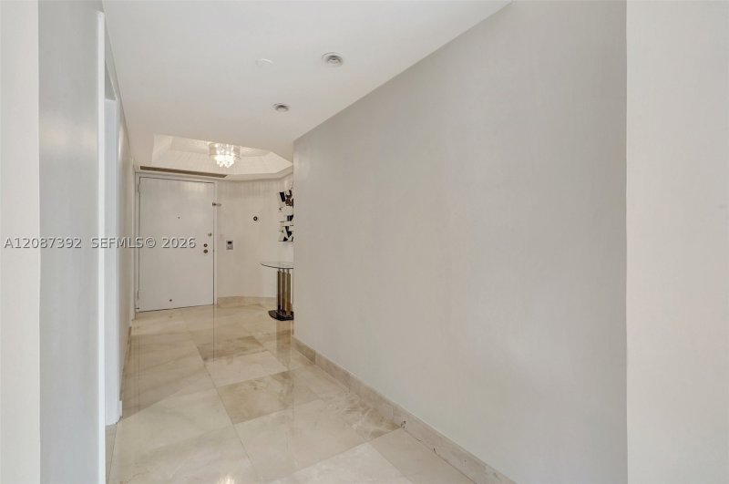 Condo for sale at 4000 Williams Island 402