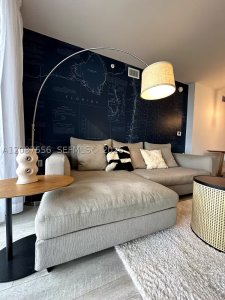 Comprar apartamento no Beachwalk R1108
