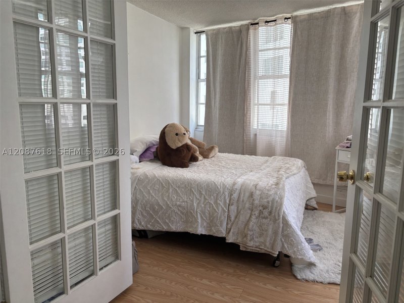 Apartment for rent at Four Ambassadors 964
