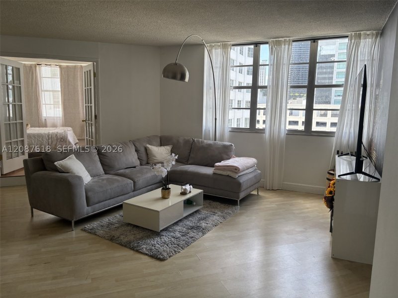 Apartment for rent at Four Ambassadors 964