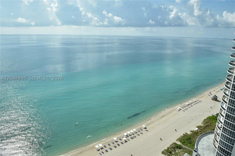 Condo for sale at Trump Tower One 2302