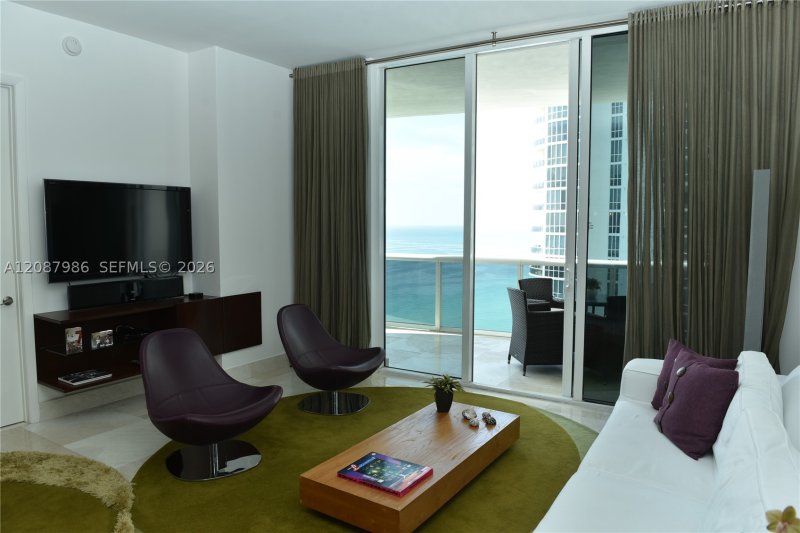 Condo for sale at Trump Tower One 2302