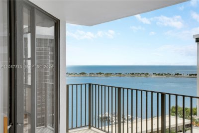 Comprar apartamento no Brickell Place B1702