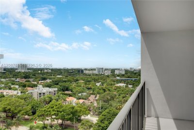 Comprar apartamento no Brickell Place B1702