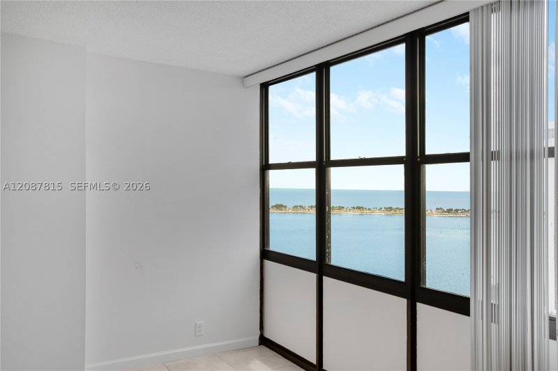 Comprar apartamento en Brickell Place B1702