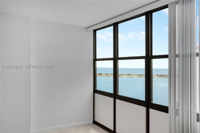 Comprar apartamento no Brickell Place B1702