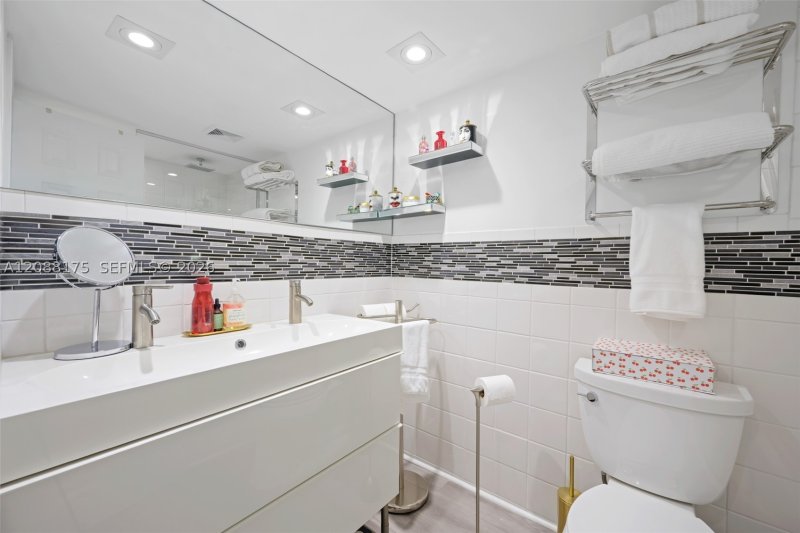 Apartment for rent at Biscayne Cove 2205