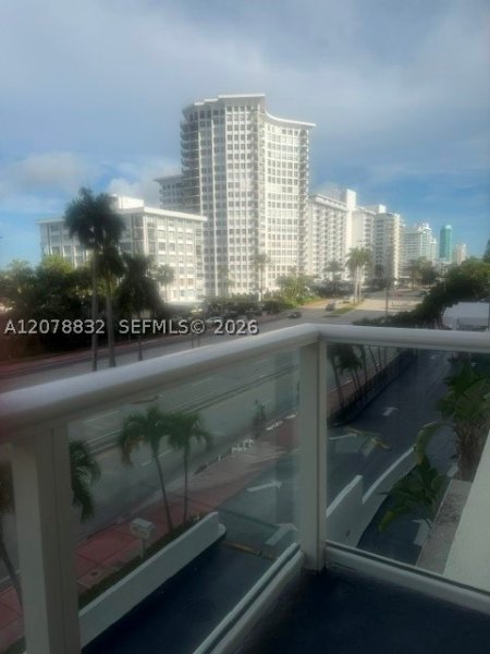 Condo for sale at Pavilion 415