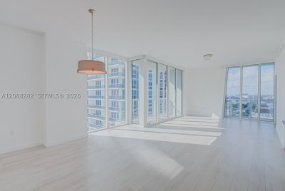 The Crimson Miami Apt #1502