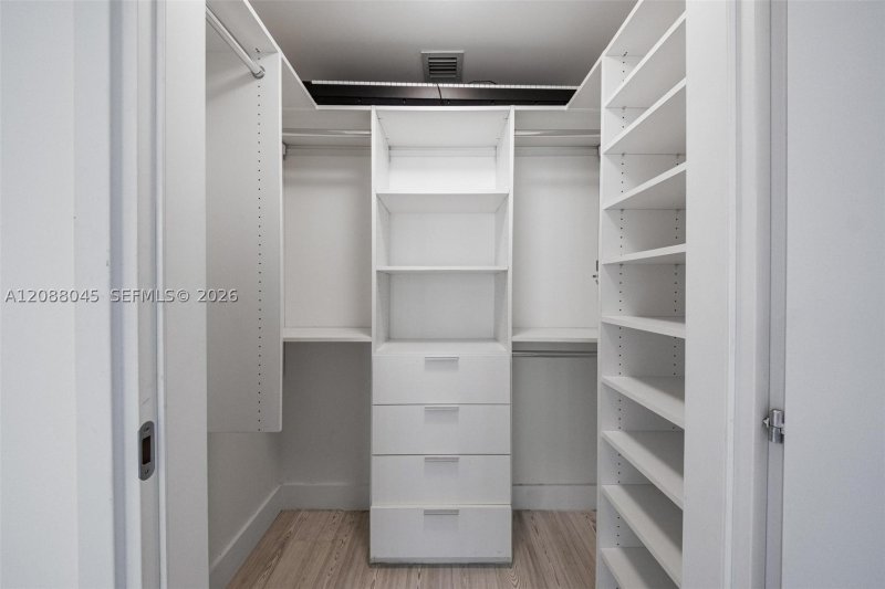 Condo for sale at Brickell House Condo 704