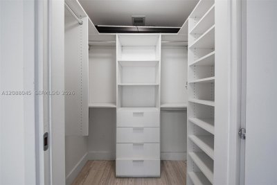 Comprar apartamento no Brickell House Condo 704
