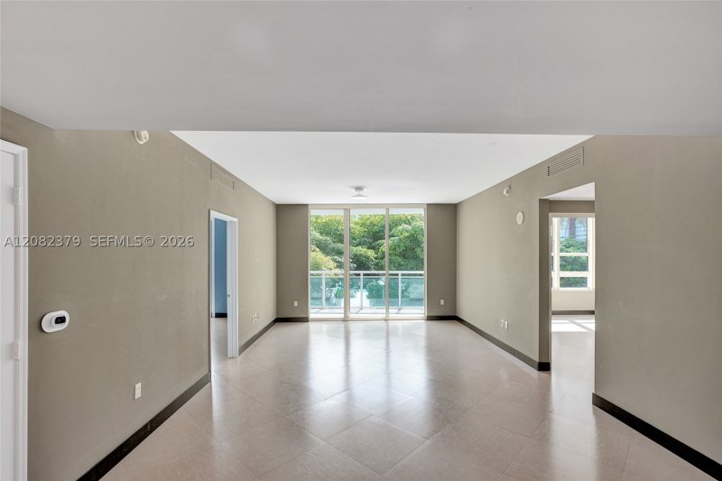 Comprar apartamento en The Plaza Tower II 1106