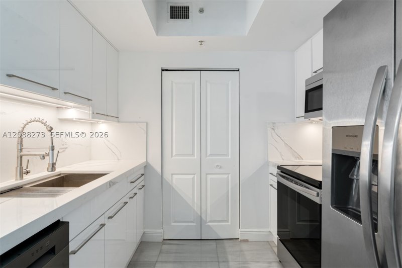 Condo for sale at Cite On The Bay 619