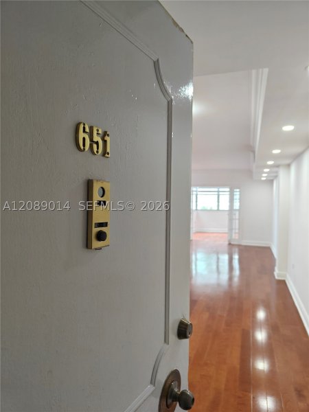 Apartment for rent at Four Ambassadors 651
