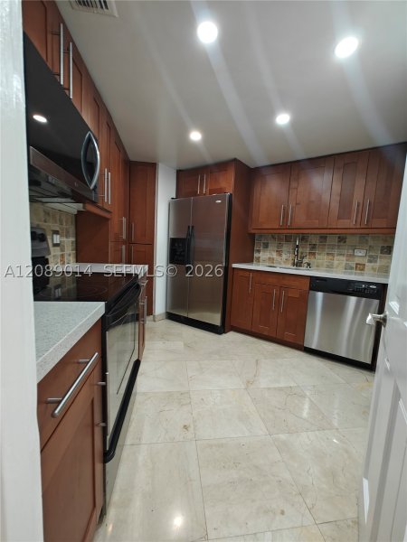 Apartment for rent at Four Ambassadors 651