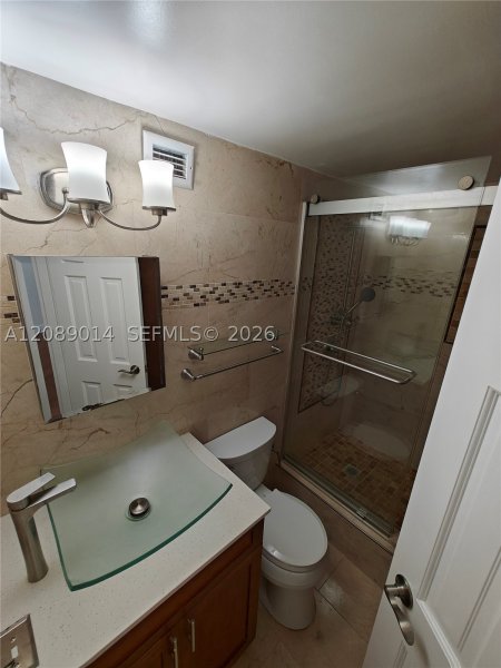Apartment for rent at Four Ambassadors 651