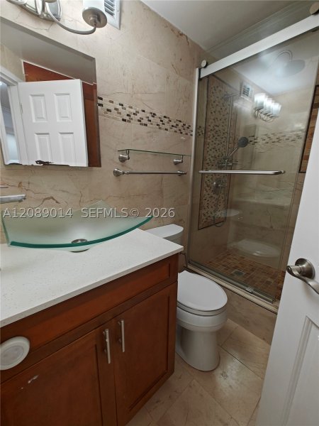 Apartment for rent at Four Ambassadors 651