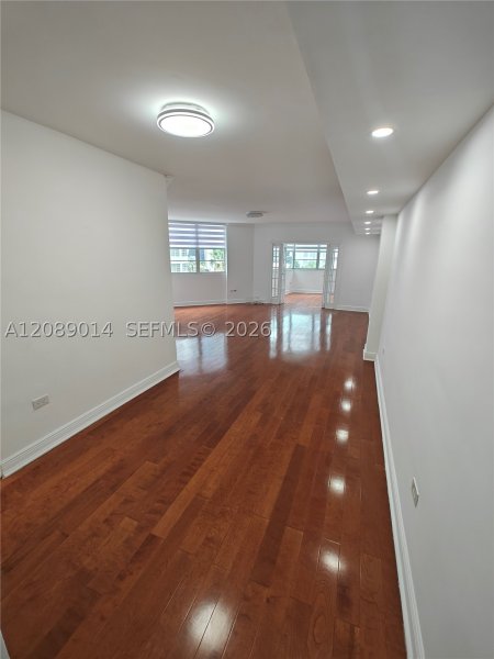 Apartment for rent at Four Ambassadors 651