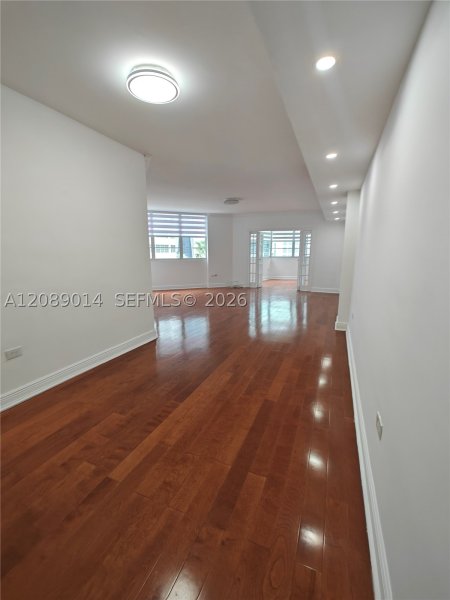 Apartment for rent at Four Ambassadors 651