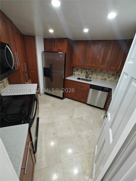 Apartment for rent at Four Ambassadors 651