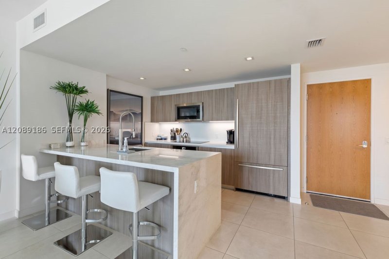 Condo for sale at Tiffany House 610