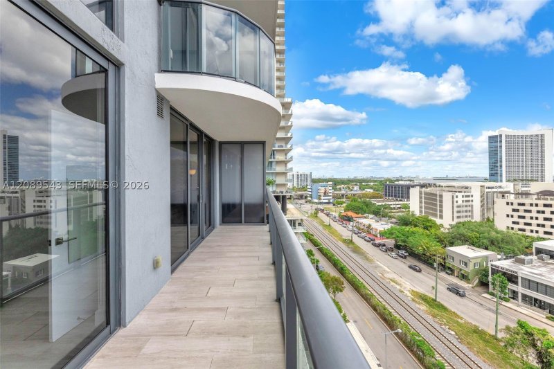 Condo for sale at Hyde Midtown 905
