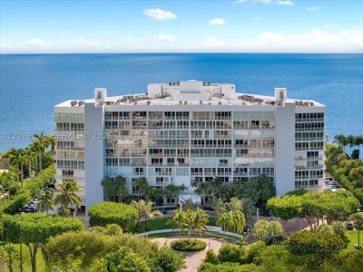 Comprar apartamento no Mar Azul 7FN