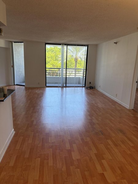 Alquiler de apartamento en Parc Central South 410
