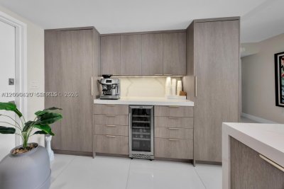 Comprar apartamento en Commodore Club West 413