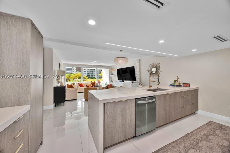 Condo for sale at Commodore Club West 413