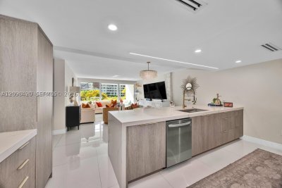 Comprar apartamento en Commodore Club West 413