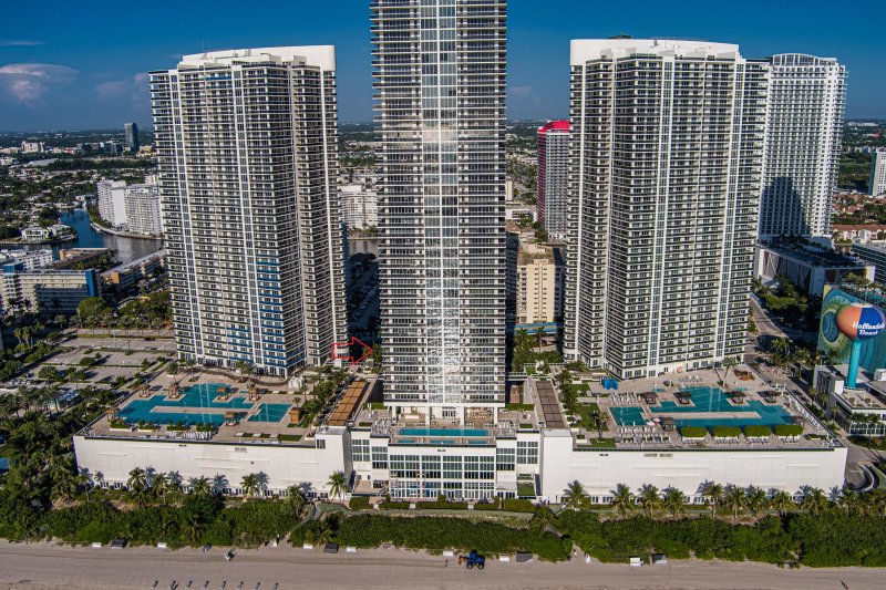 Condo for sale at Beach Club Two 1402
