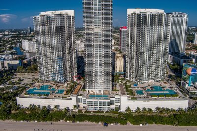 Comprar apartamento no Beach Club Two 1402