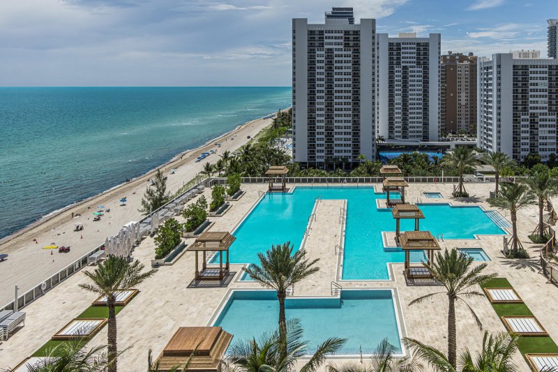 Condo for sale at Beach Club Two 1402