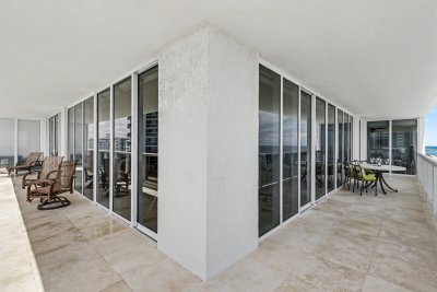 Comprar apartamento no Beach Club Two 1402