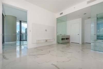 Comprar apartamento no Gran Paraiso 3201