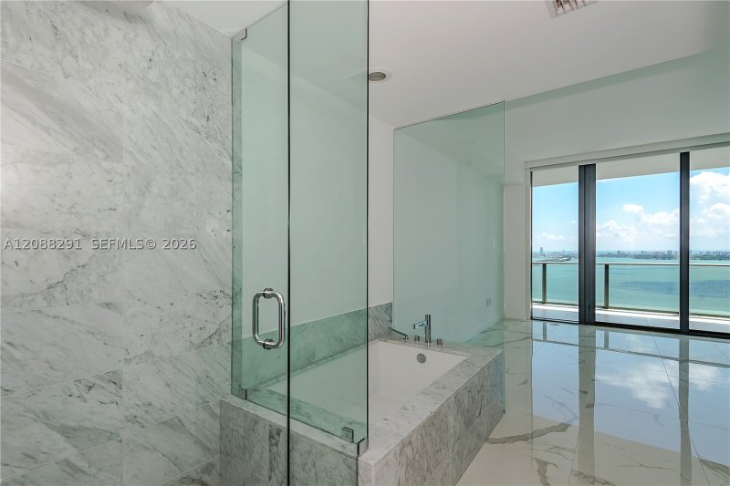 Condo for sale at Gran Paraiso 3201