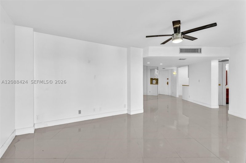 Condo for sale at Biscaya 315