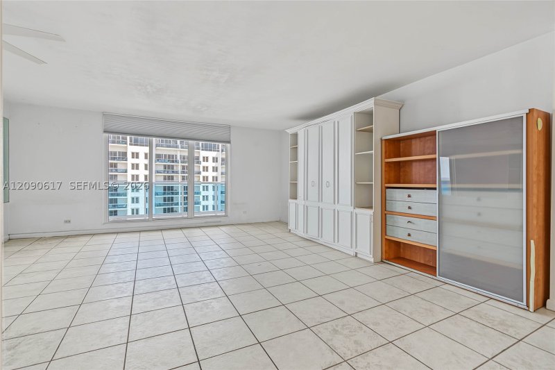 Comprar apartamento en Roney Palace 1420