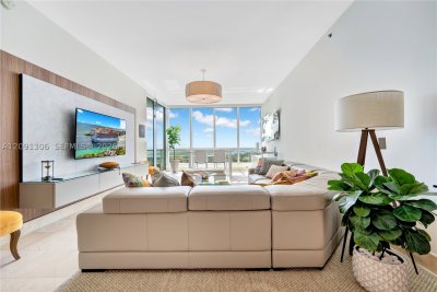 Continuum I South Apt #2403