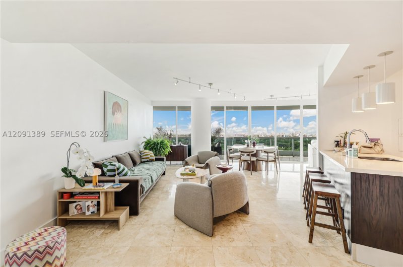 Apartment for rent at Bristol Tower 1406