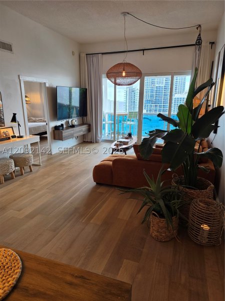 Condo for sale at Aquasol TSR