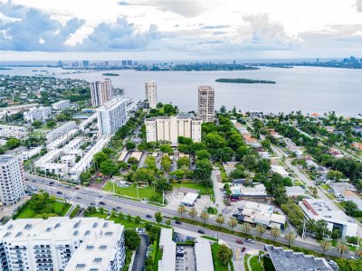 Comprar apartamento no Apeiron at the Jockey Club 6B