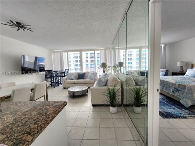 Comprar apartamento no Alexander Towers 819