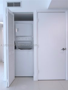 Comprar apartamento no Brickell on the River North 2307