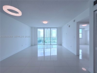 Comprar apartamento no Brickell on the River North 2307