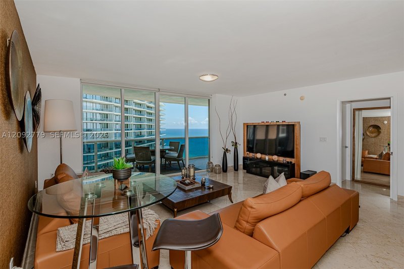 Apartment for rent at Ocean Three 3402