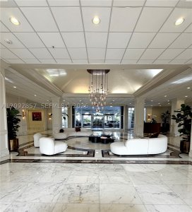 Aluguel de apartamento no 5600 Collins 6J
